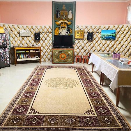 Town Yard Hostel Уланбатар Екстериор снимка