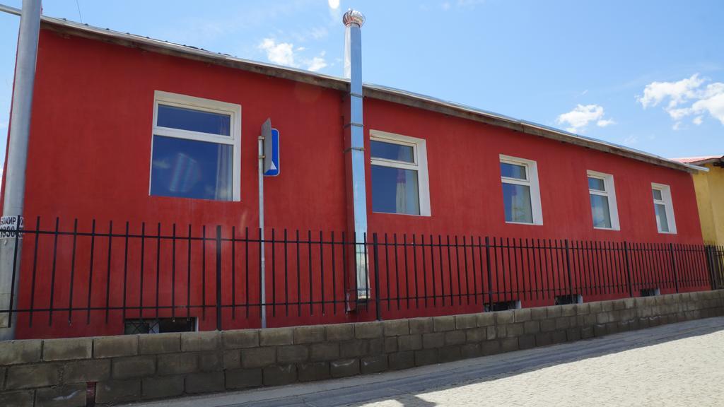 Town Yard Hostel Уланбатар Екстериор снимка