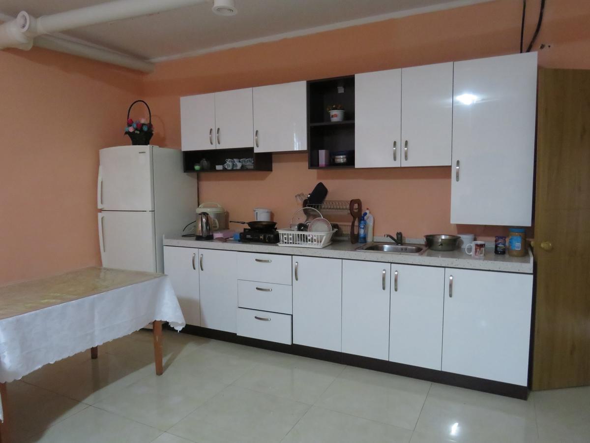 Town Yard Hostel Уланбатар Екстериор снимка