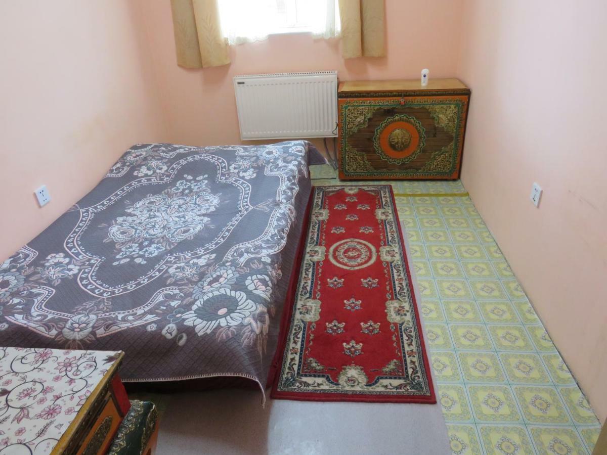 Town Yard Hostel Уланбатар Екстериор снимка